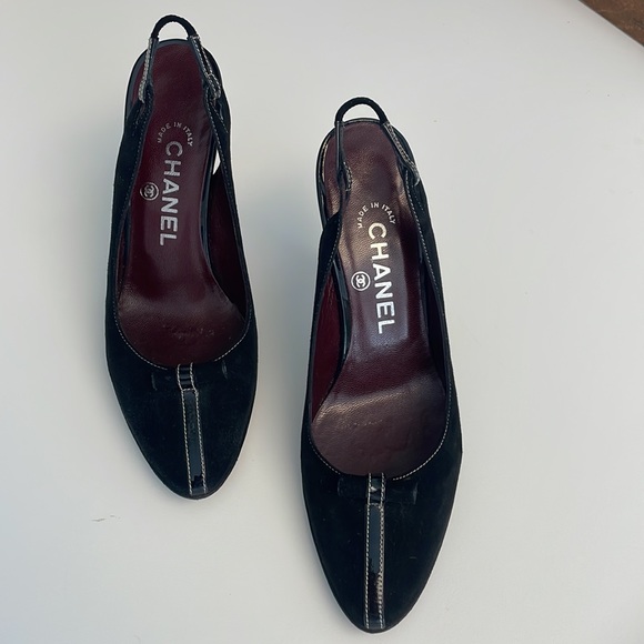 VINTAGE Chanel Suede & Patent Leather Slingback Heels - Picture 2 of 10